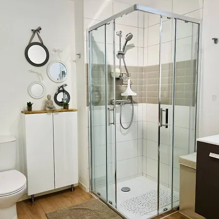 T2 A Hasparren, 4 Pers, Centre-ville, Terrasse, Parking Privatif - Fr-1-495-84 *