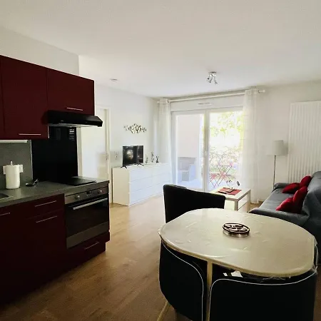 T2 A Hasparren, 4 Pers, Centre-ville, Terrasse, Parking Privatif - Fr-1-495-84 Hasparren