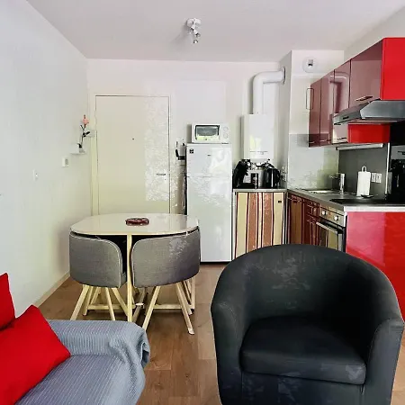 Apartment T2 A Hasparren, 4 Pers, Centre-ville, Terrasse, Parking Privatif - Fr-1-495-84 Hasparren